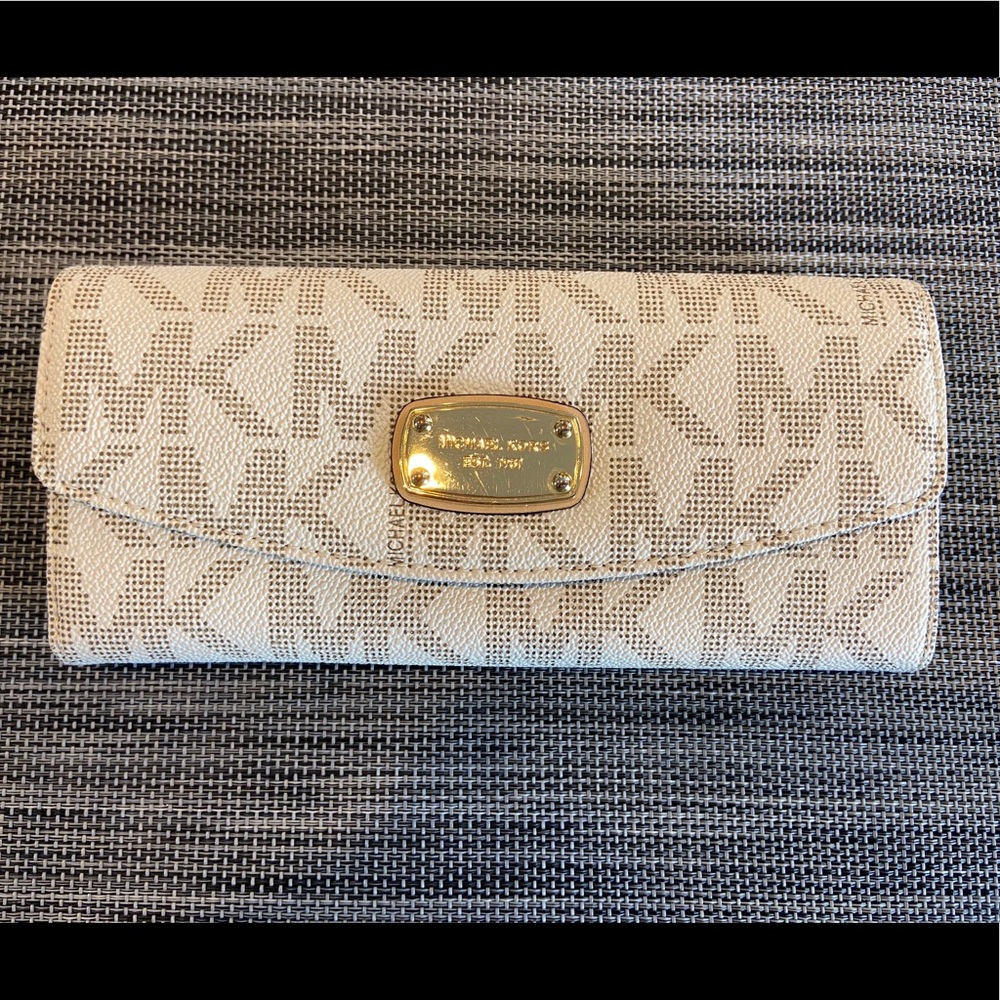 Michael Kors wallet
